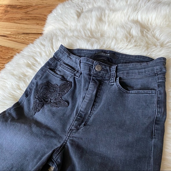 Joe’s Jeans The Charlie Skinny Ankle Grey Embroidered flowers Size 26 - Picture 8 of 12